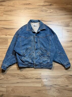 90s Learsi International Vintage 100% Cotton lined Blue Denim Trucker Jacket